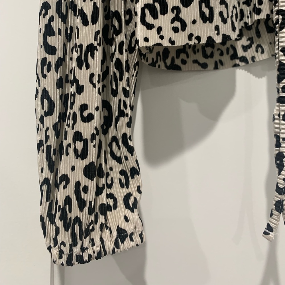 ✨sold✨NWOT Zara Pleated Leopard Top - Picture 6 of 8